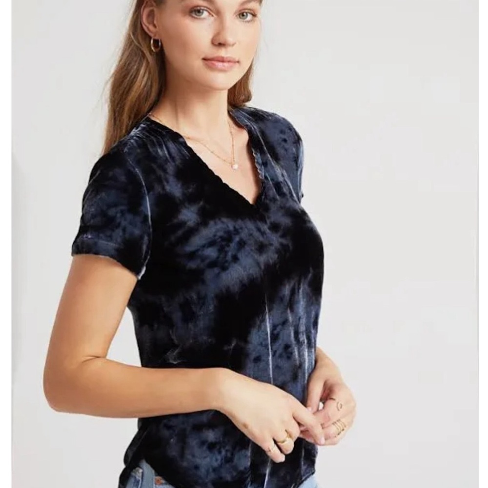 Bella Dahl Black V-Neck Fitted T-Shirt